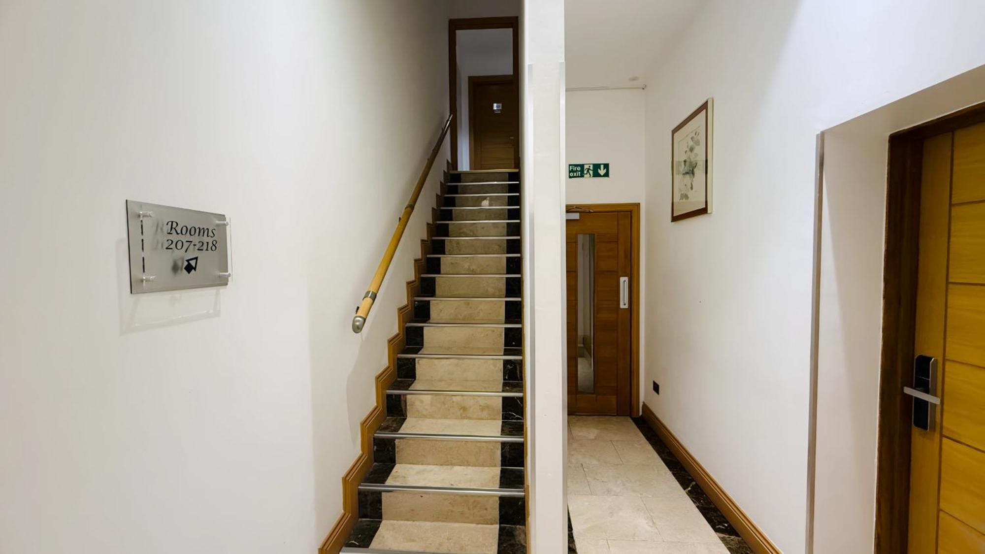 Osborne Aparthotel Eastbourne Exterior photo