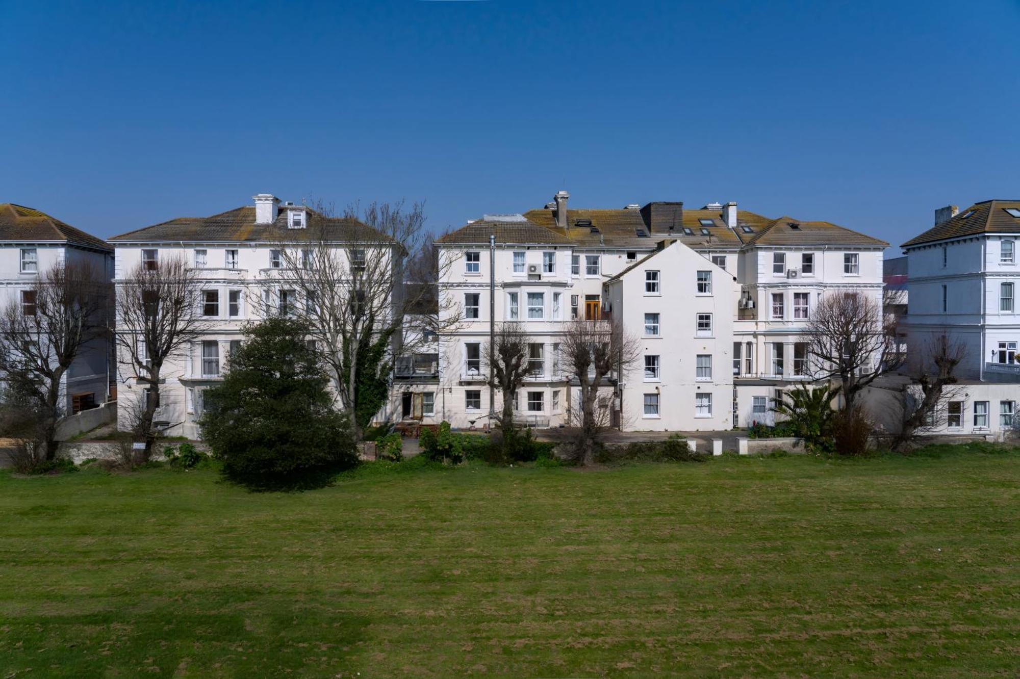 Osborne Aparthotel Eastbourne Exterior photo