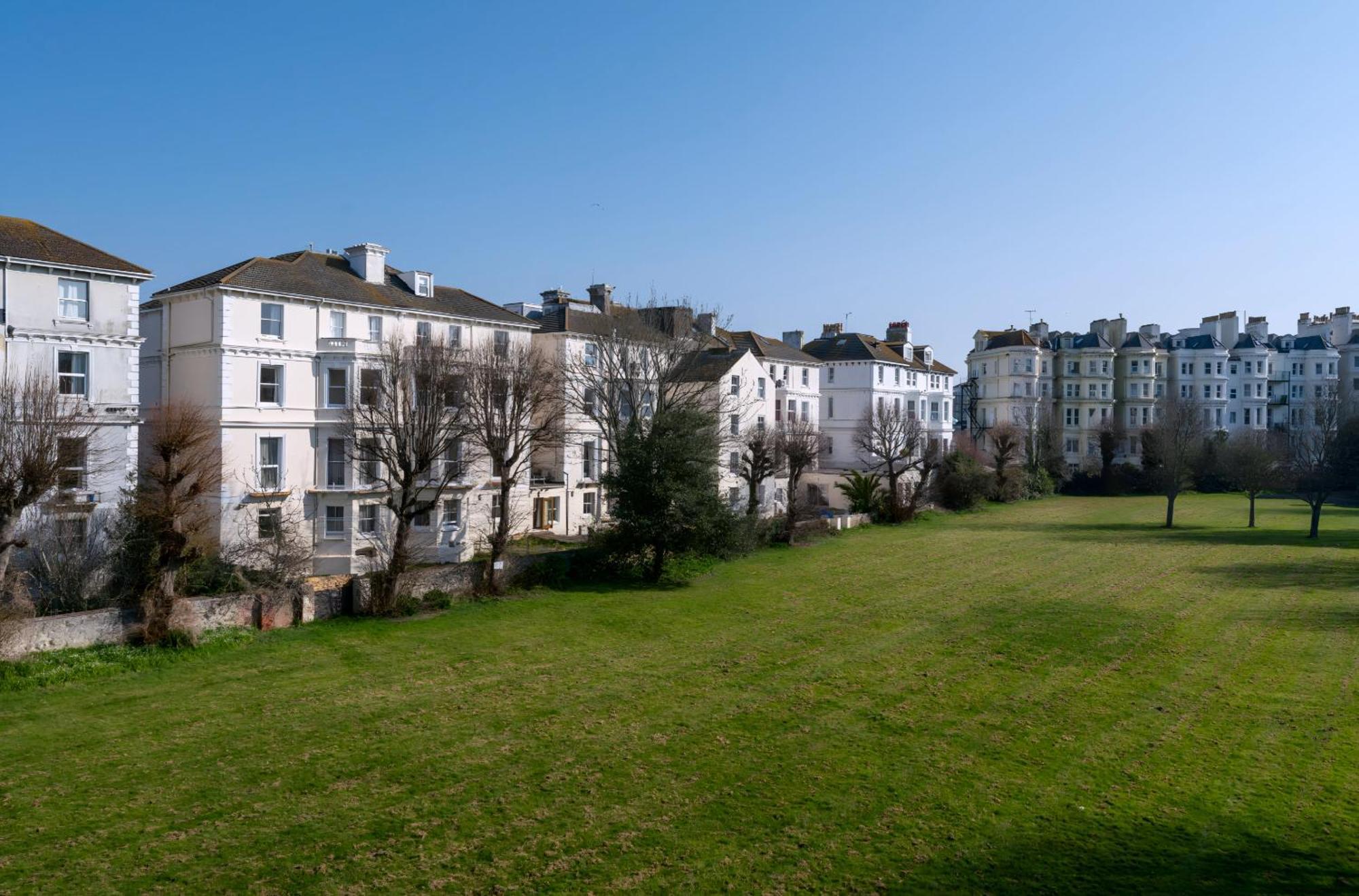 Osborne Aparthotel Eastbourne Exterior photo